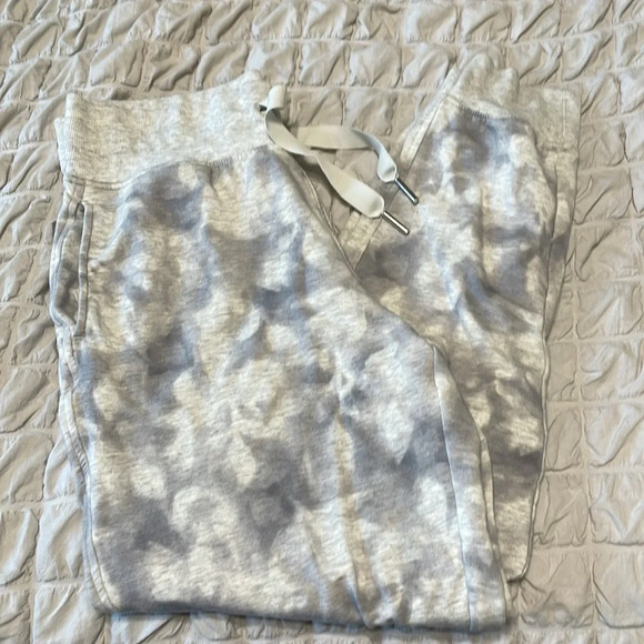 Athleta Balance Printed Jogger Tie Dye Gray and White Size Small - Picture 4 of 11